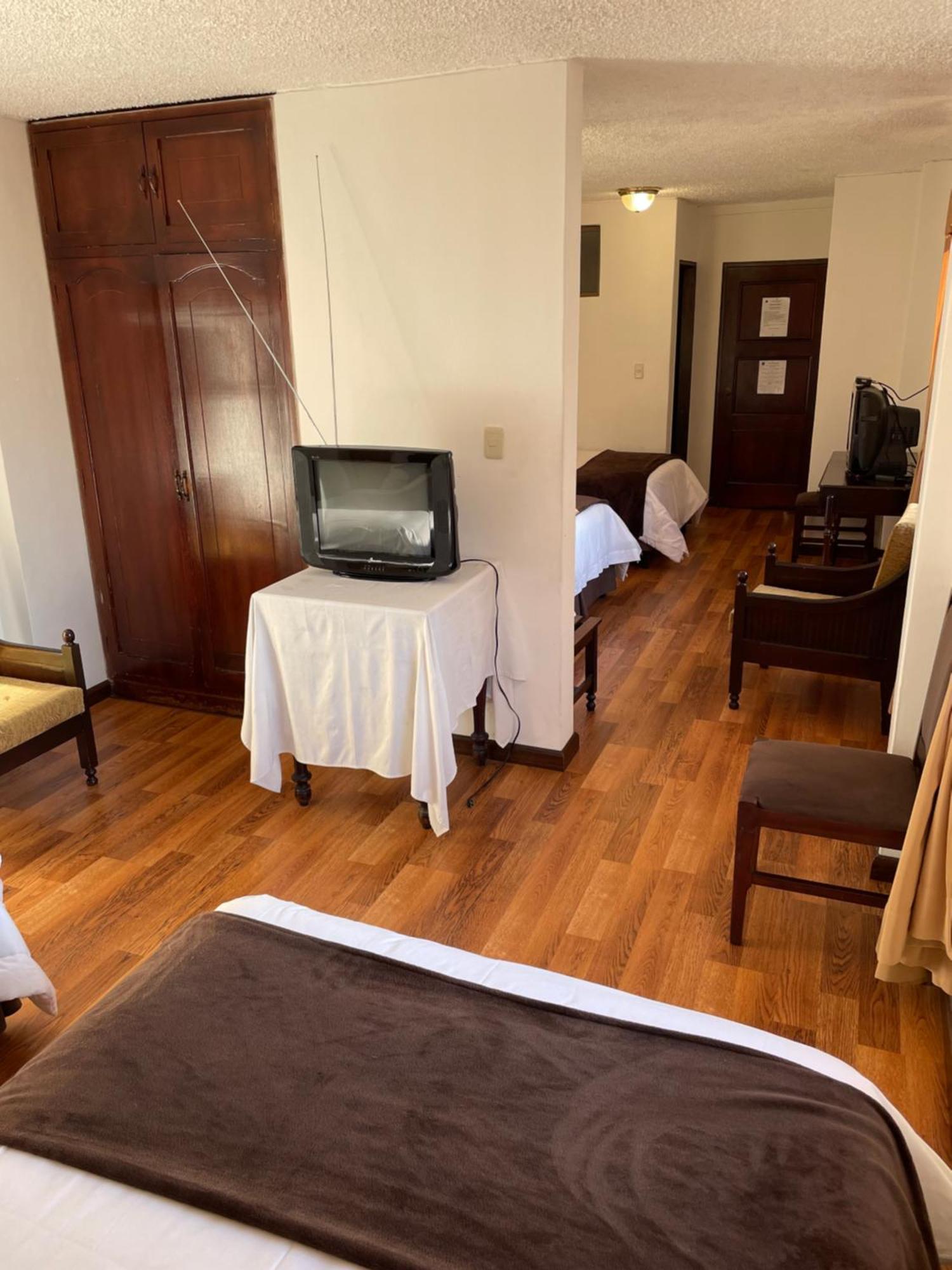 ホテル Loft Nass Atahualpa クエンカ エクステリア 写真