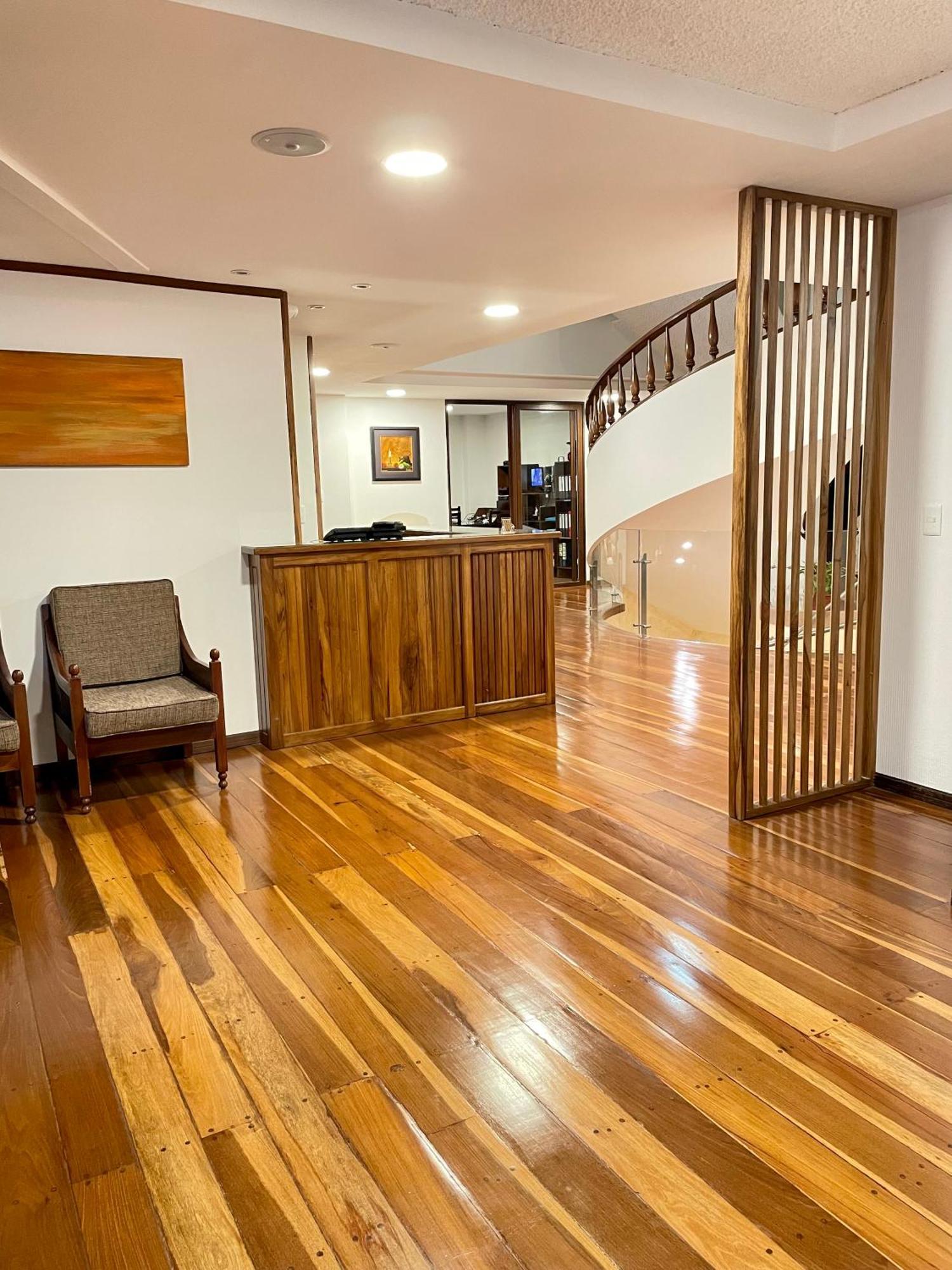 ホテル Loft Nass Atahualpa クエンカ エクステリア 写真